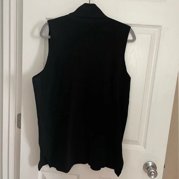 Sleeveless Turtleneck Sweater - Picture 2 of 5